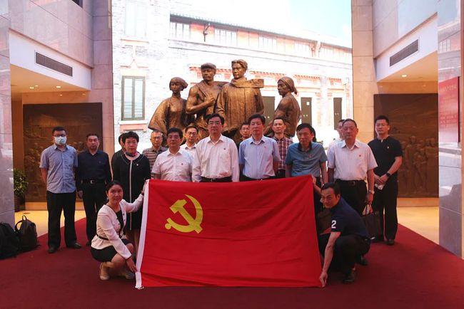 好成绩和快乐的高中生活你会选哪个？
